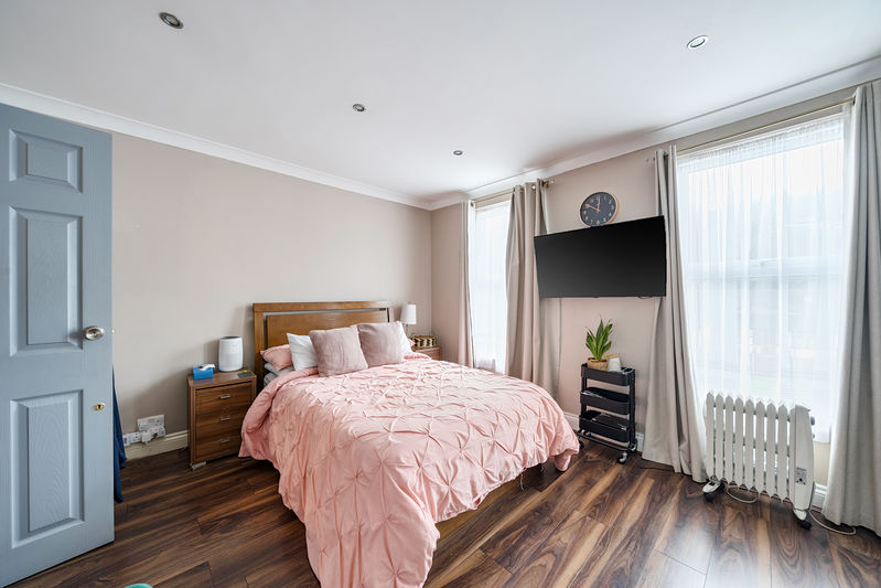 Bedroom- click for photo gallery